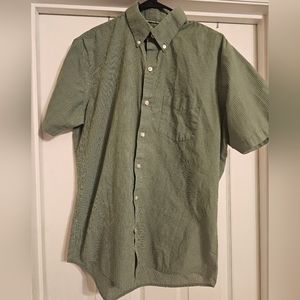 Button-down Short Sleeve Shirt. Size M (15-15 1/2)